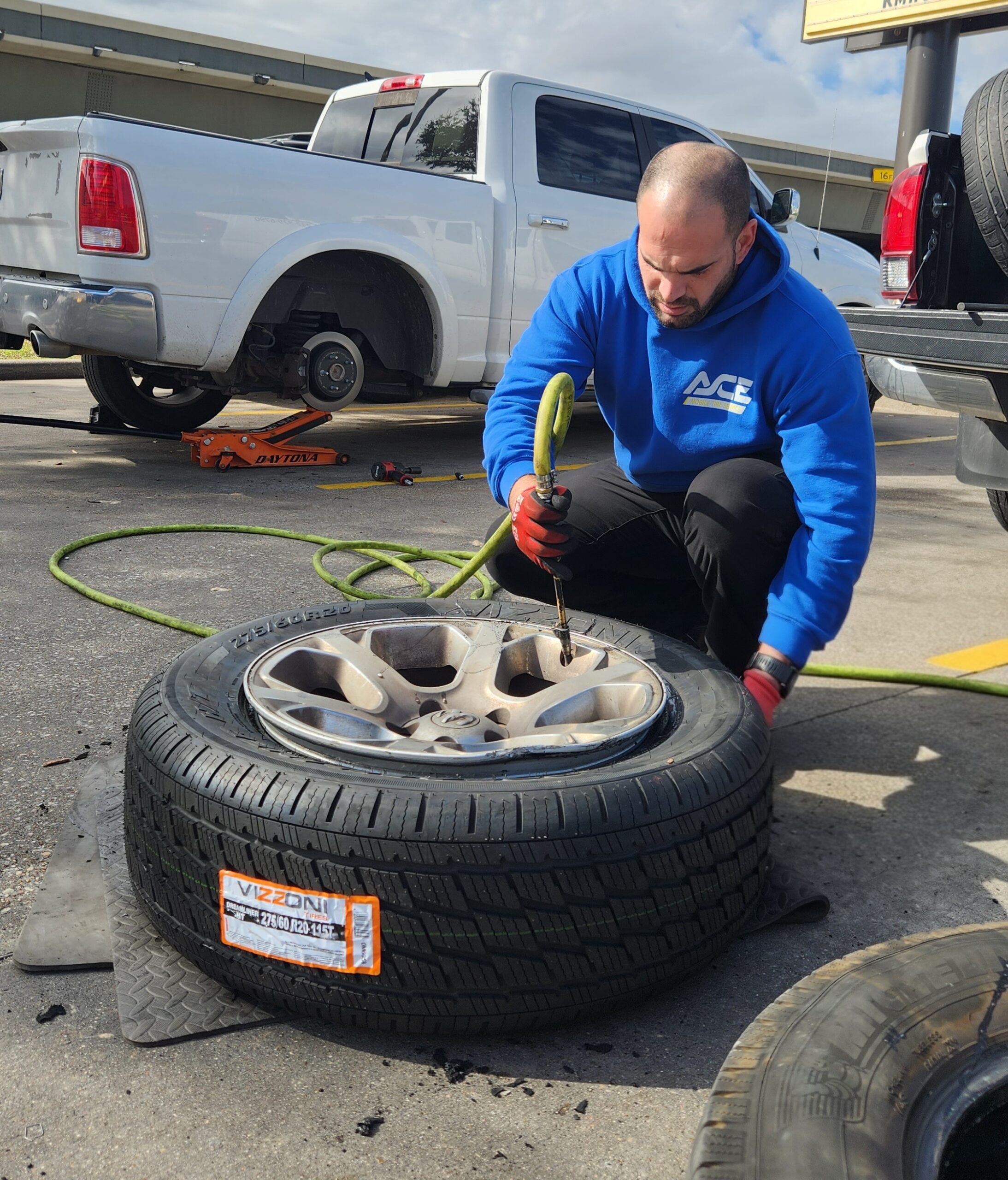 Mobile tire replacement
